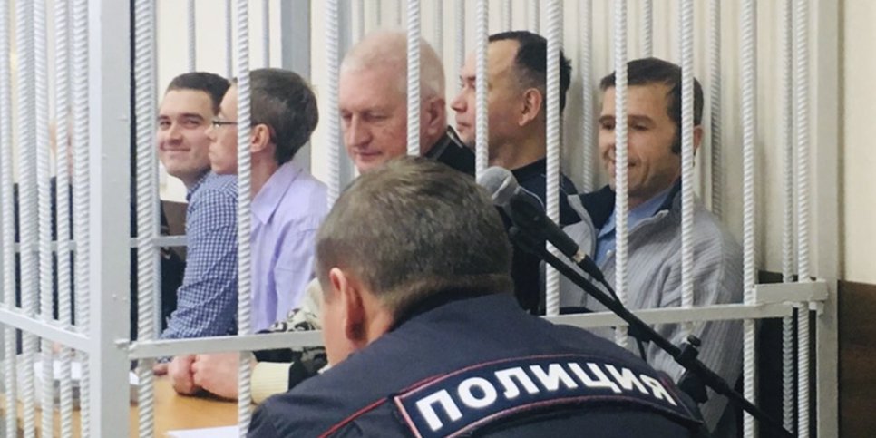 Фото: Свидетели Иеговы на скамье подсудимых в Кирове. 2018 г.
