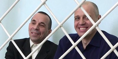 Foto: Sergey Britvin und Vadim Levchuk im Gerichtssaal