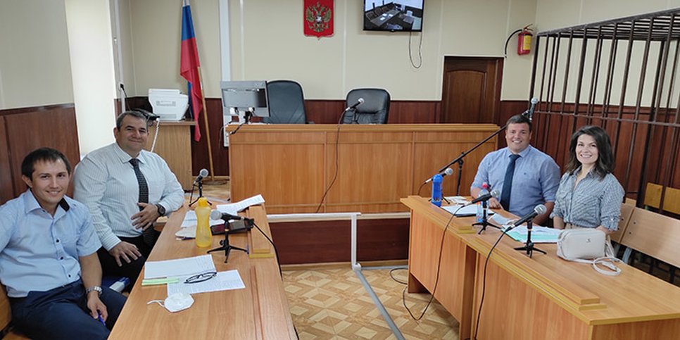 Nella foto, da sinistra a destra: Marat Abdulgalimov, Arsen Abdullaev, Anton Dergalev e Mariya Karpova in aula. 21 settembre 2020