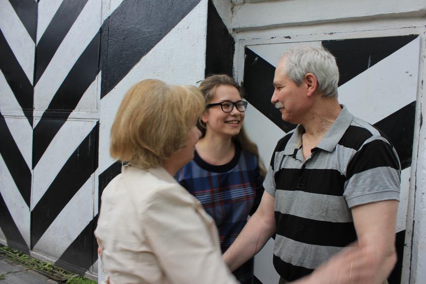 Семья встречает Геннадия Шпаковского у выхода из СИЗО