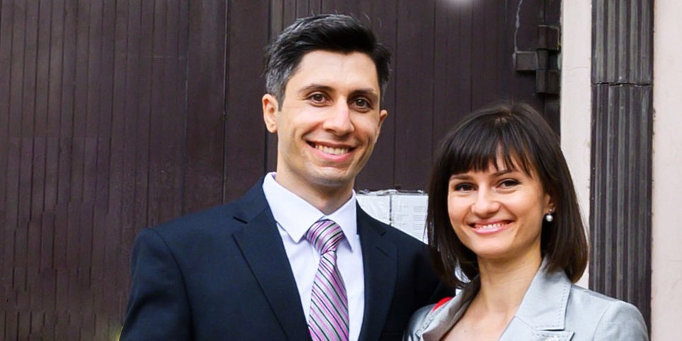 照片中：鲁斯兰·阿利耶夫和他的妻子