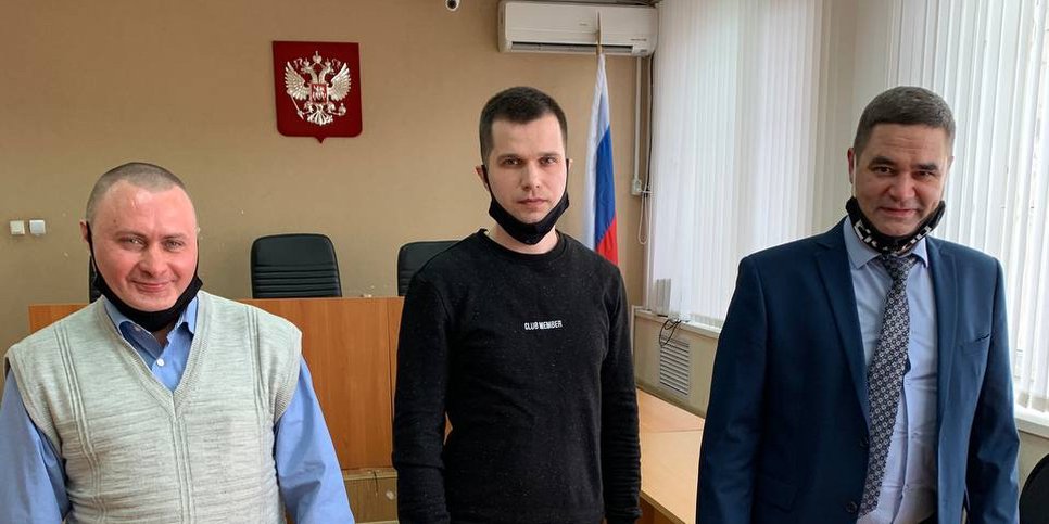写真:ルスラン・コロリョフ、エフゲニー・デシュコ、ヴァレリー・シャレフ。スモレンスク、2021年4月