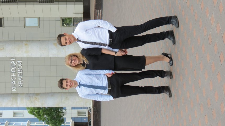 Oleg Danilov’s wife Natalia and sons on the day of the appeal
