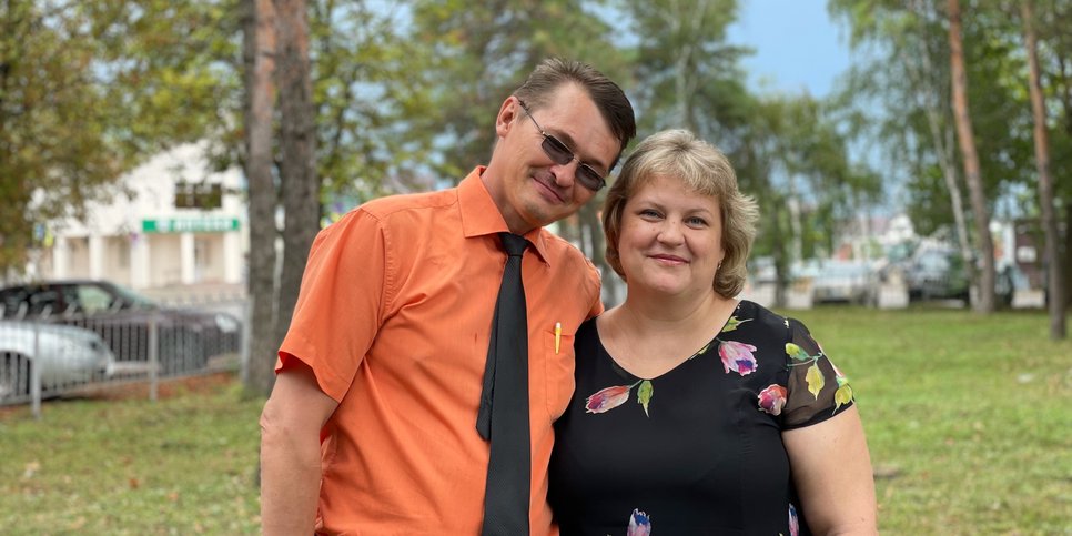 En la foto: Alexander Nikolaev con su esposa, Evgenia, 2021