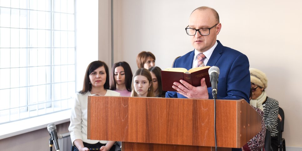 Alexander Kalistratov am Tag der Urteilsverkündung vor Gericht. 17. Februar 2023