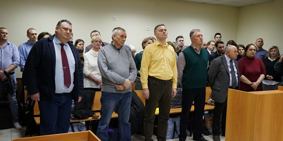 De gauche à droite : Vitaliy Komarov, Ivan Chaykovskiy, Sergey Shatalov, Yuriy Chernyshev et Vardan Zakaryan le jour du verdict