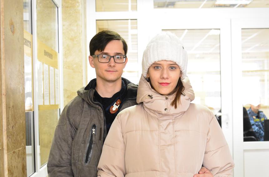 Сергей и Елизавета Тюрины в здании суда. 23 ноября 2023 г.