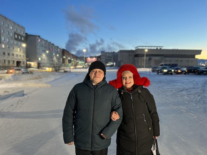 Александр Полозов с женой Светланой. Норильск, декабрь 2023 г.