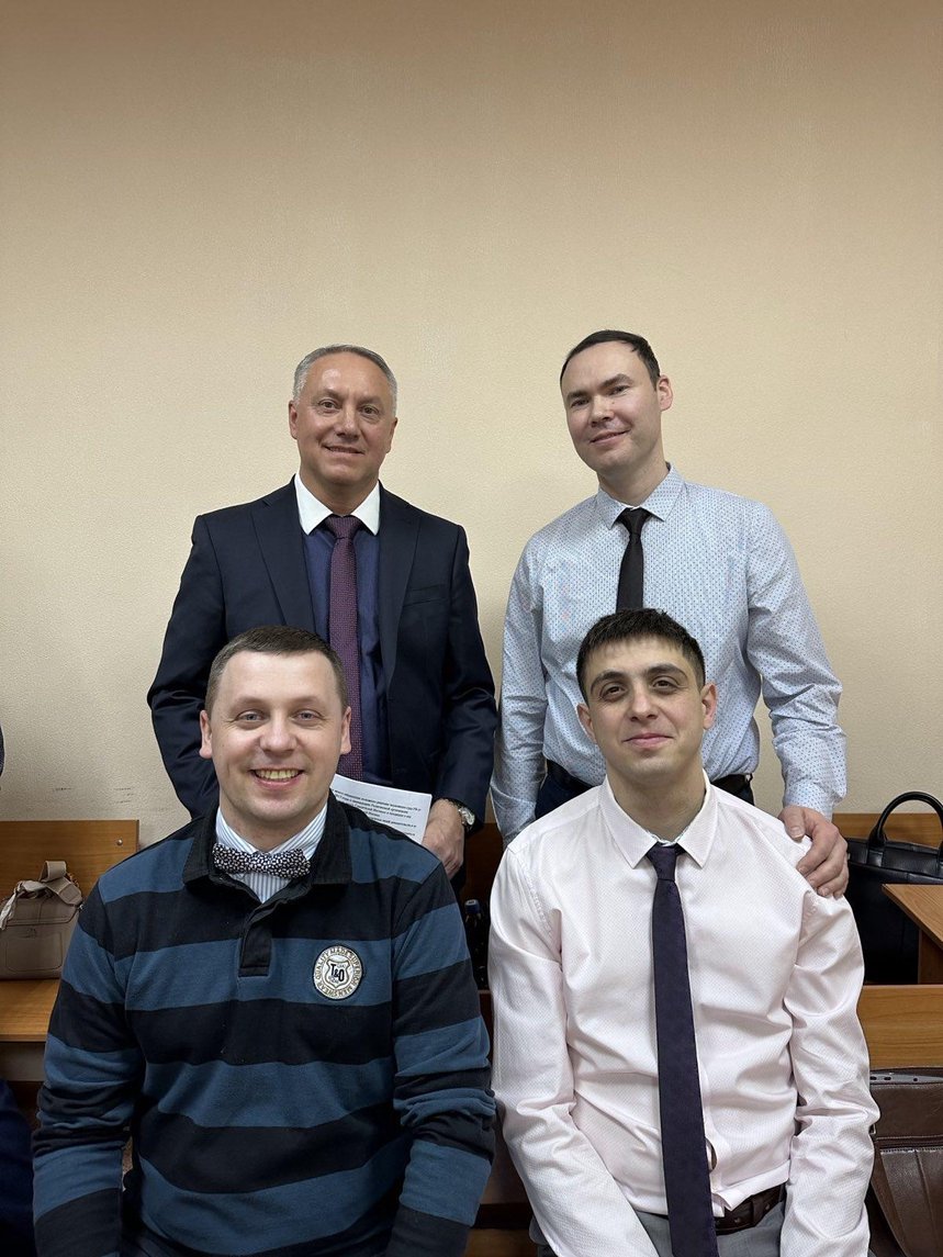 休息期间法庭上的被告