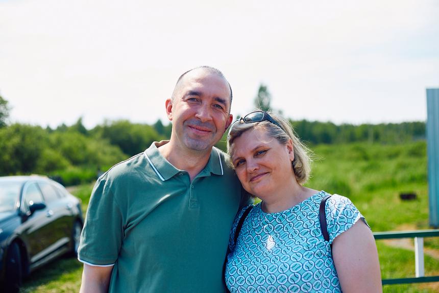 Denis e Olga Antonov no dia do lançamento, 14 de junho de 2024