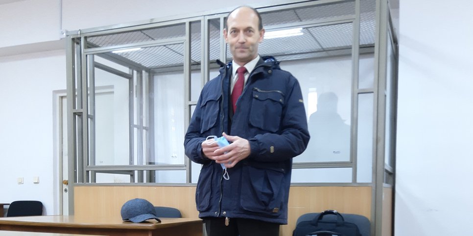 Viktor Stashevskiy dans la salle d’audience