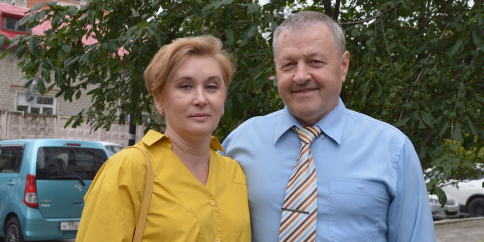 Valeriy Rabota e sua esposa Elvira, julho de 2024