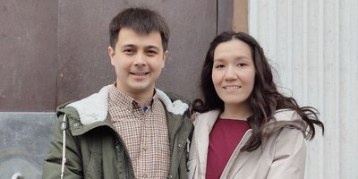 Maksim Khamatshin y su esposa, Adelina, abril de 2025