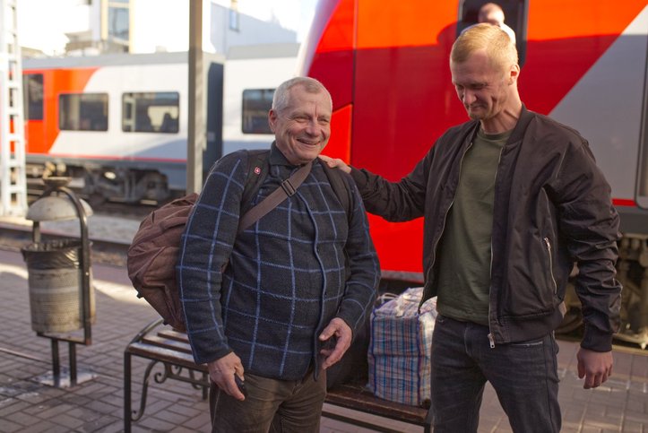 Tres días después de su liberación, Nikolay regresó a casa. En la estación de tren, fue recibido por sus familiares. Abril 2025