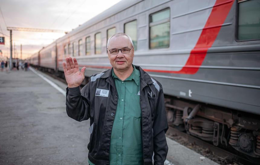 Le croyant rentre chez lui après sa libération