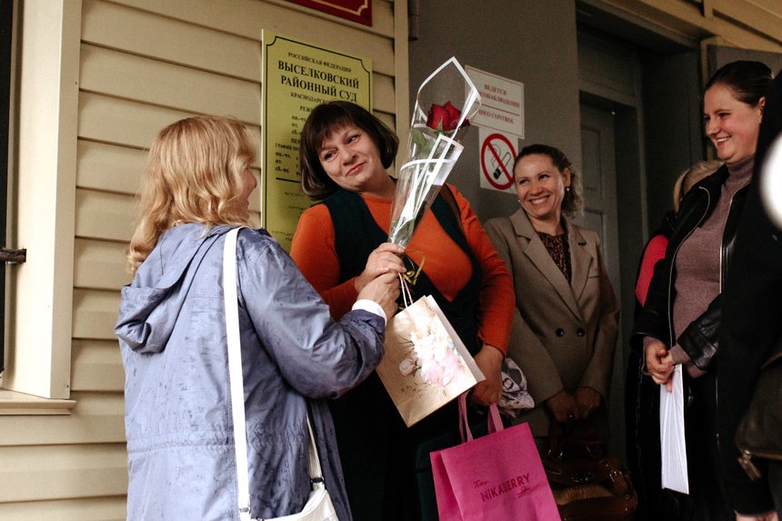 Vasilina Penskaya and Irina Ushakova were among those who came to support Natalya on the day of the verdict. September 30, 2025