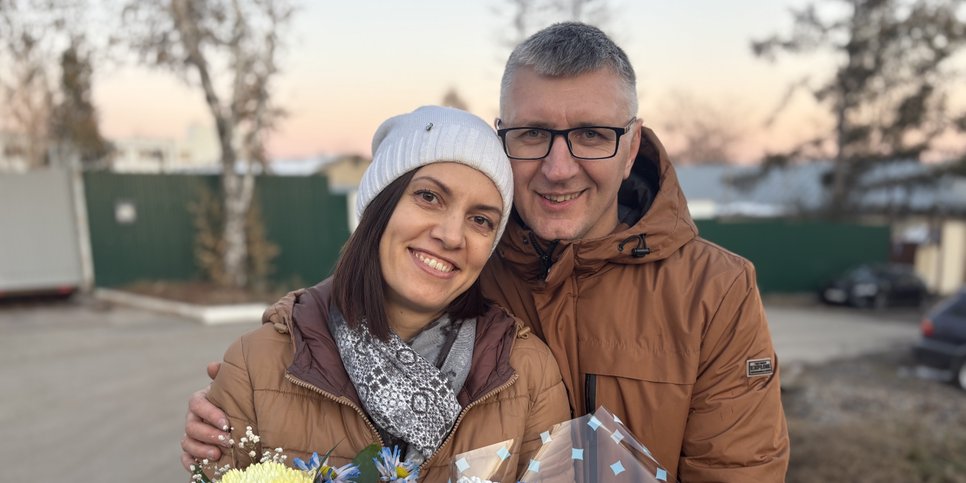 Дмитрий и Марина Должиковы в день освобождения. 24 октября 2025 года