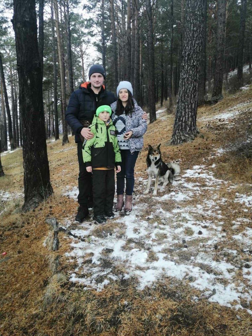 Mikhail Moysh with his wife and oldest son.